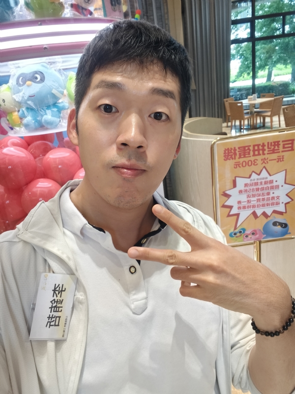 銪哲的第一张照片--新竹交友中心